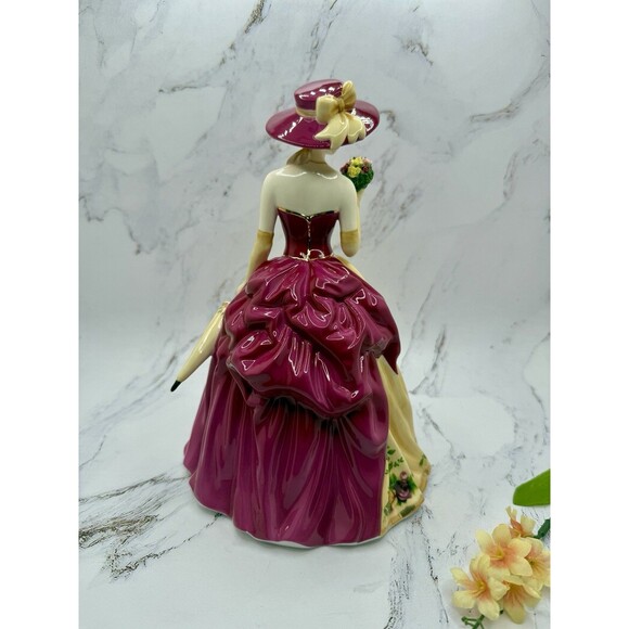Royal Albert by Royal Doulton Old Country Roses 2010 Figurine of Year 9” MINT - Picture 3 of 16